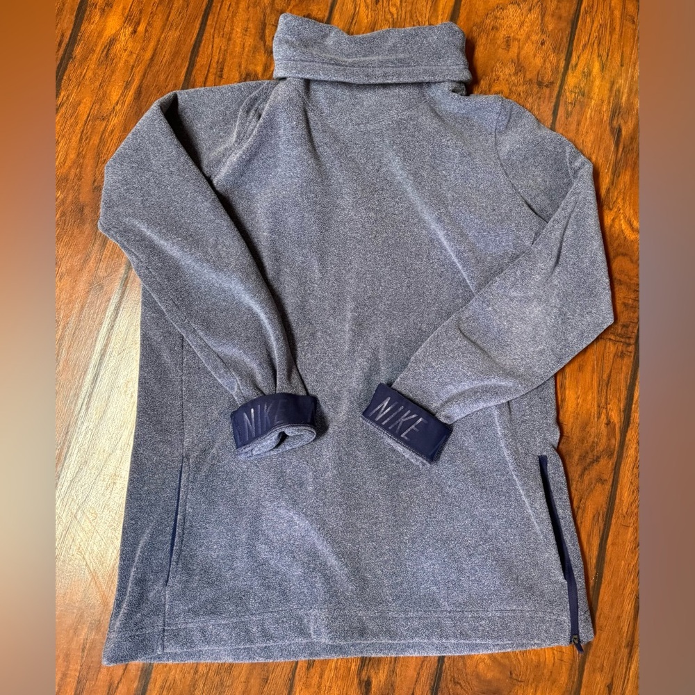 Donating Sunday Nike Dri-Fit Athletic fleece long sleeve turtleneck sweater- M